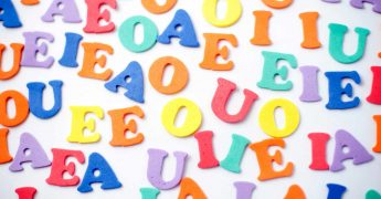 aprende la correcta pronunciación de las vocales en inglés