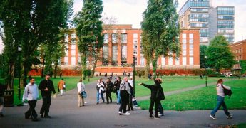 descubre dónde estudiar traducción en españa