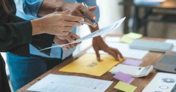 qué hace el departamento legal de una empresa