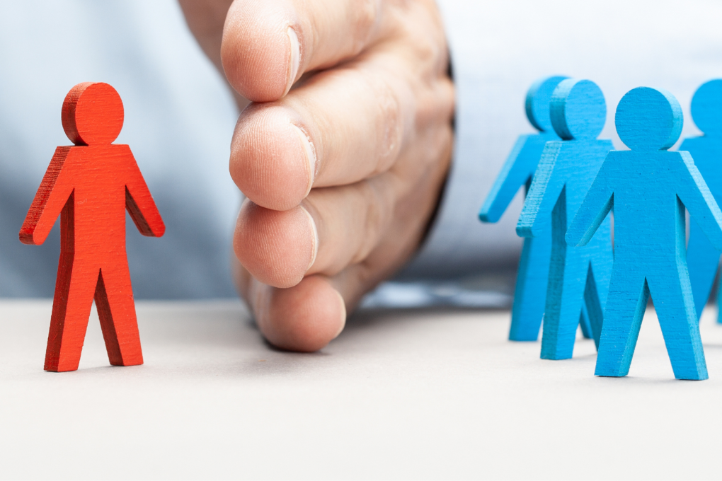 Discriminación por asociación