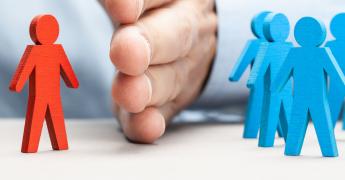 Discriminación por asociación