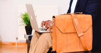 consejos y sugerencias sobre como vestir en una entrevista de trabajo