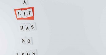 Cómo detectar mentiras en un currículum