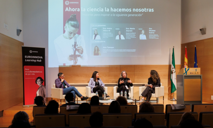dia-mujer-y-niña-en-ciencia-evento